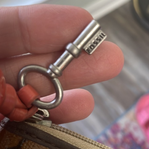 Vintage Fossil Key - Per Wallet - Picture 3 of 10
